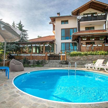 Vila Gardenia Gumoshtnik Exteriör bild